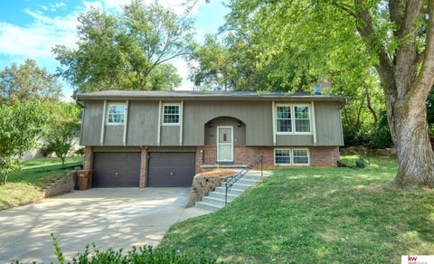 Photo of 1016 Normandy Drive, Bellevue, NE 68005 (MLS # 22626157)