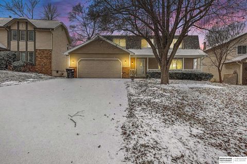 Photo of 15539 Arbor Street, Omaha, NE 68144 (MLS # 22535019)