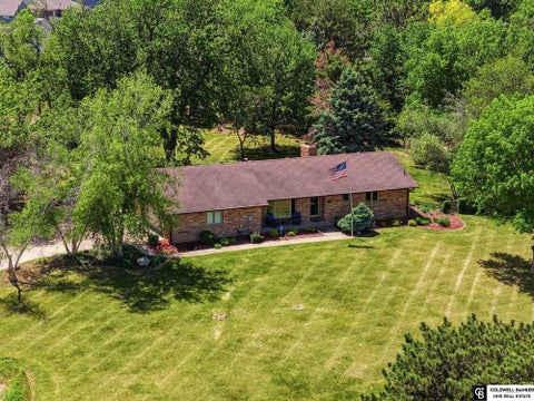 Photo of 1221 Beechcraft Road, Lincoln, NE 68527 (MLS # 22626032)