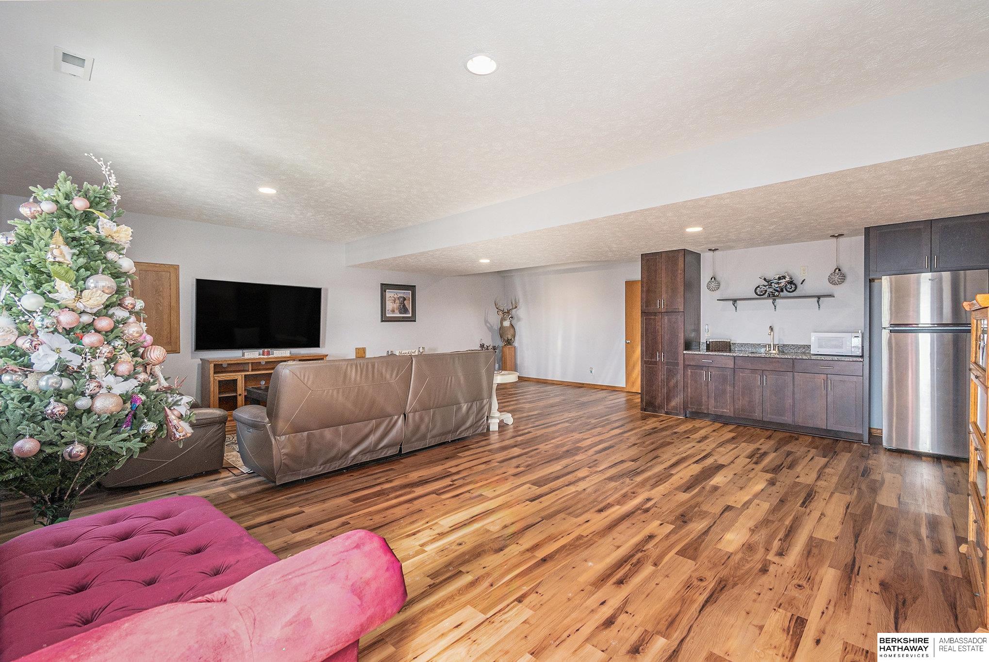 Bennington, Nebraska 68007, United States, 4 Bedrooms Bedrooms, ,3 BathroomsBathrooms,Residential,Active,242878