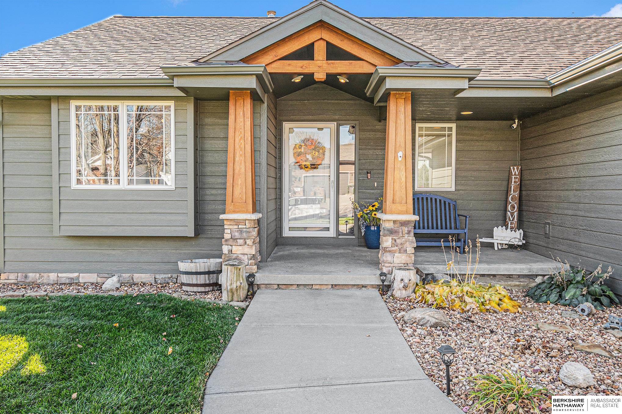 Bennington, Nebraska 68007, United States, 4 Bedrooms Bedrooms, ,3 BathroomsBathrooms,Residential,Active,242878