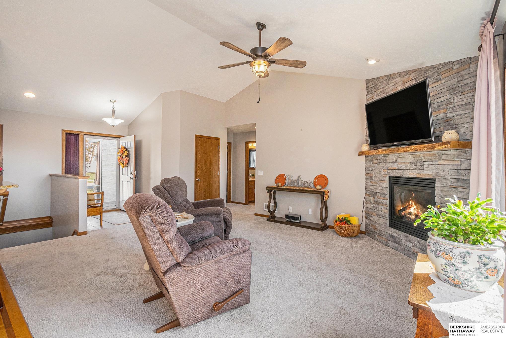 Bennington, Nebraska 68007, United States, 4 Bedrooms Bedrooms, ,3 BathroomsBathrooms,Residential,Active,242878