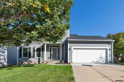 Photo of 2616 Tulip Lane, Bellevue, NE 68147 (MLS # 22528276)