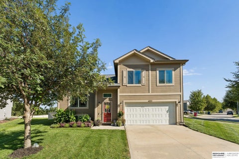Photo of 8051 N 144th Avenue Circle, Bennington, NE 68007 (MLS # 22626132)