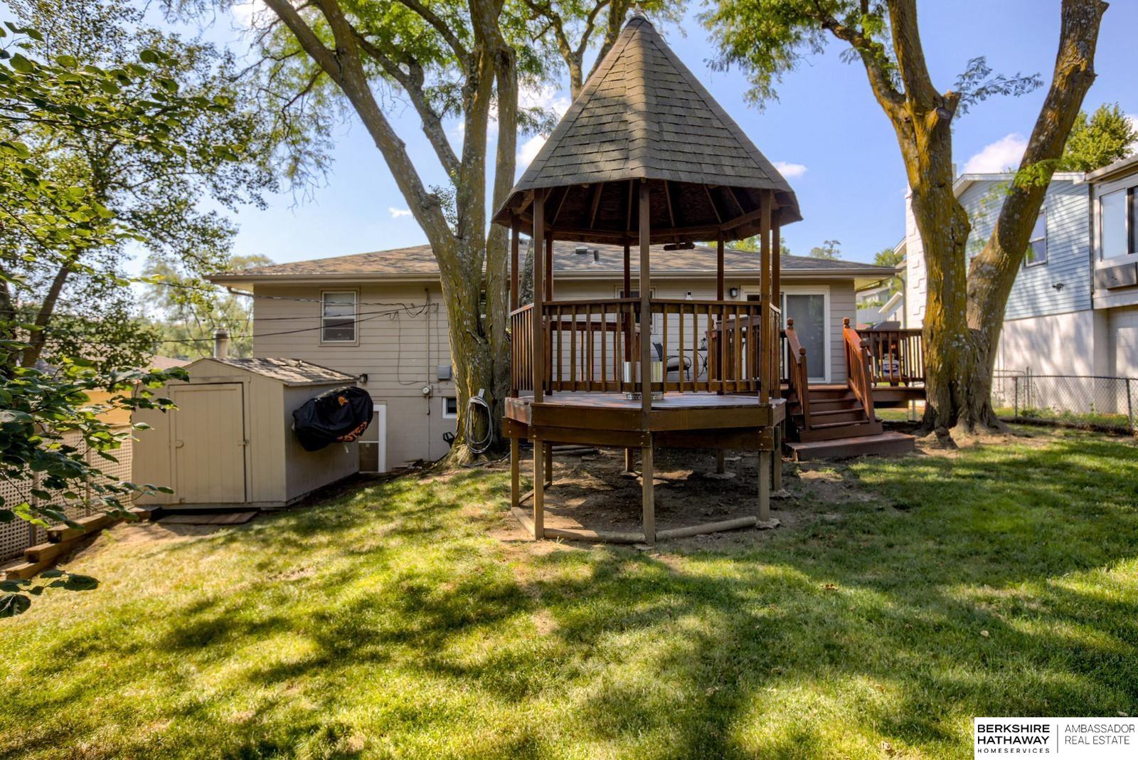 Omaha, Nebraska 68112, United States, 3 Bedrooms Bedrooms, ,2 BathroomsBathrooms,Residential,Pending,196330