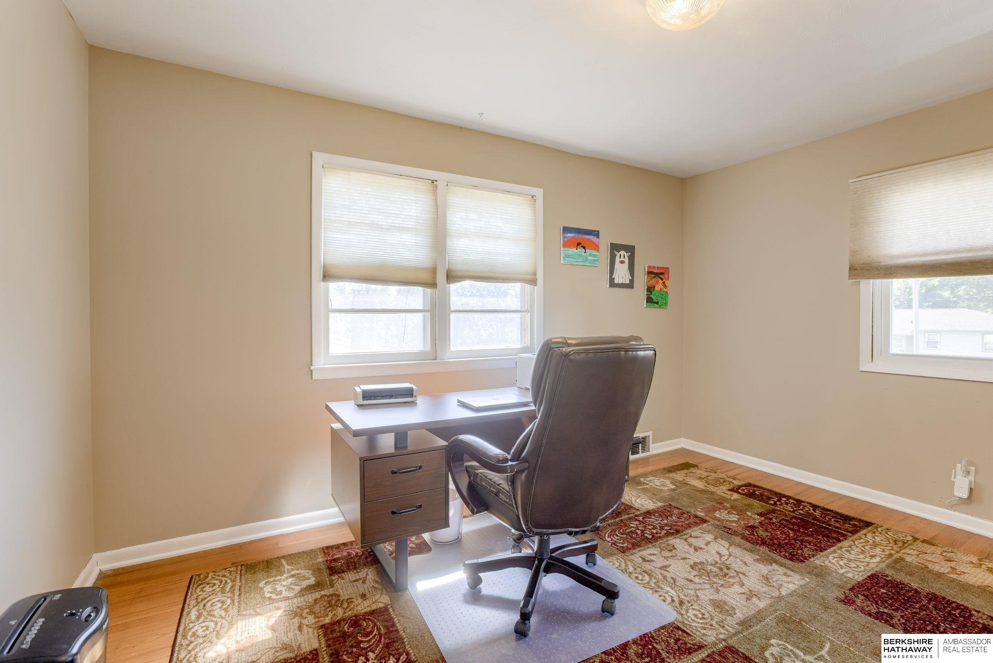 Omaha, Nebraska 68112, United States, 3 Bedrooms Bedrooms, ,2 BathroomsBathrooms,Residential,Pending,196330