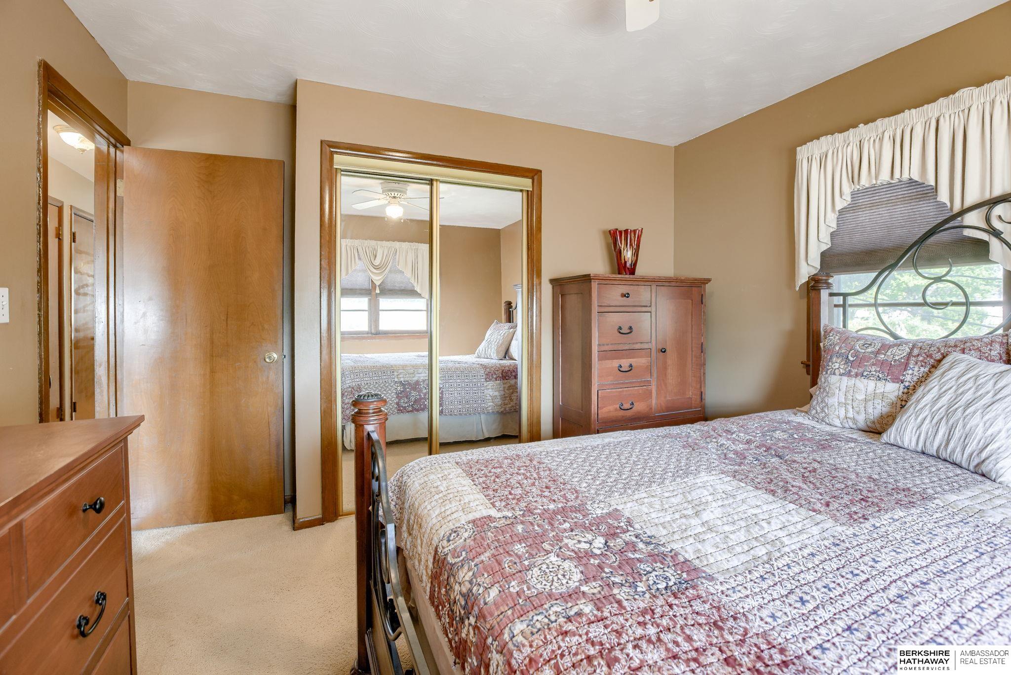 Omaha, Nebraska 68112, United States, 3 Bedrooms Bedrooms, ,2 BathroomsBathrooms,Residential,Pending,196330