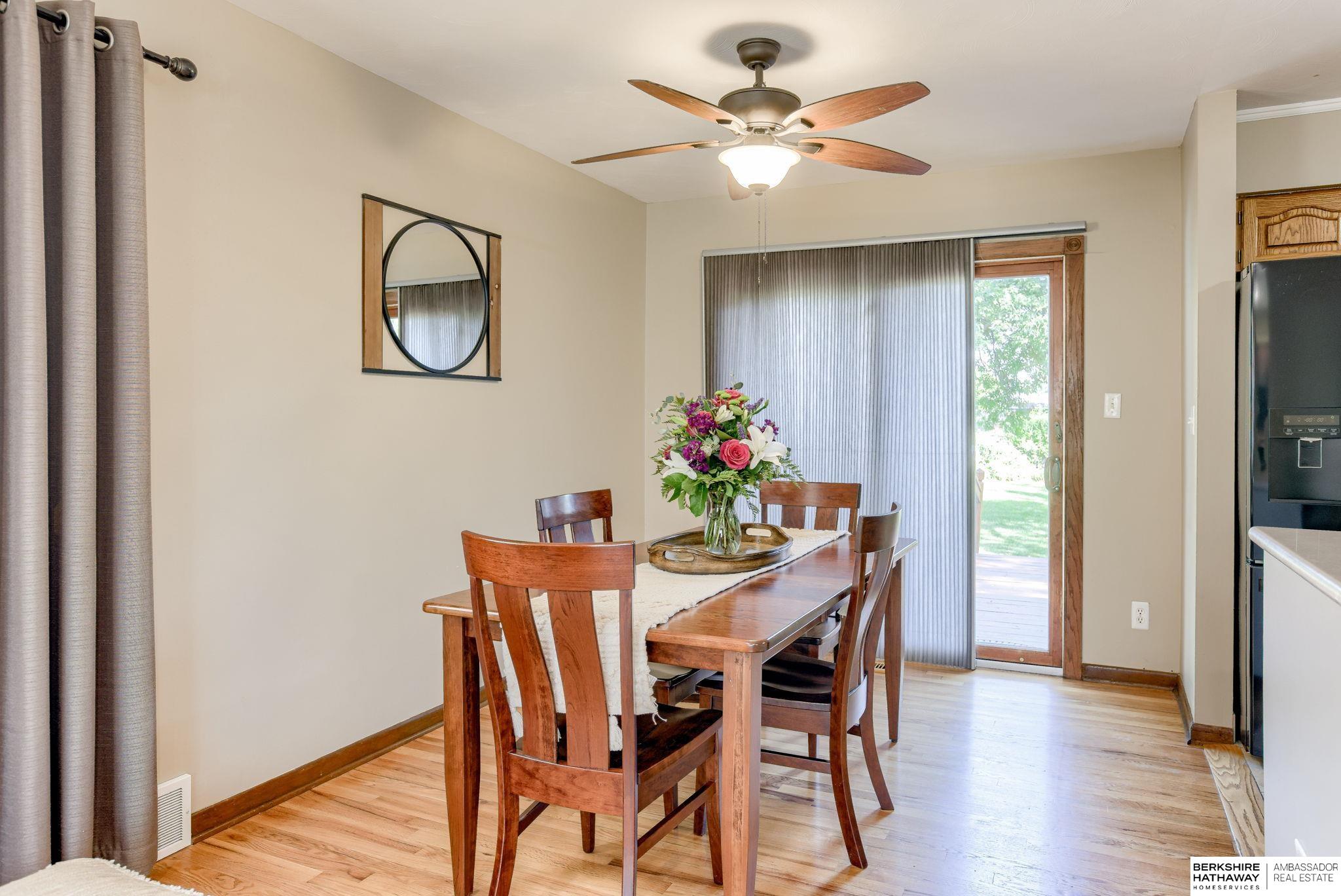 Omaha, Nebraska 68112, United States, 3 Bedrooms Bedrooms, ,2 BathroomsBathrooms,Residential,Pending,196330