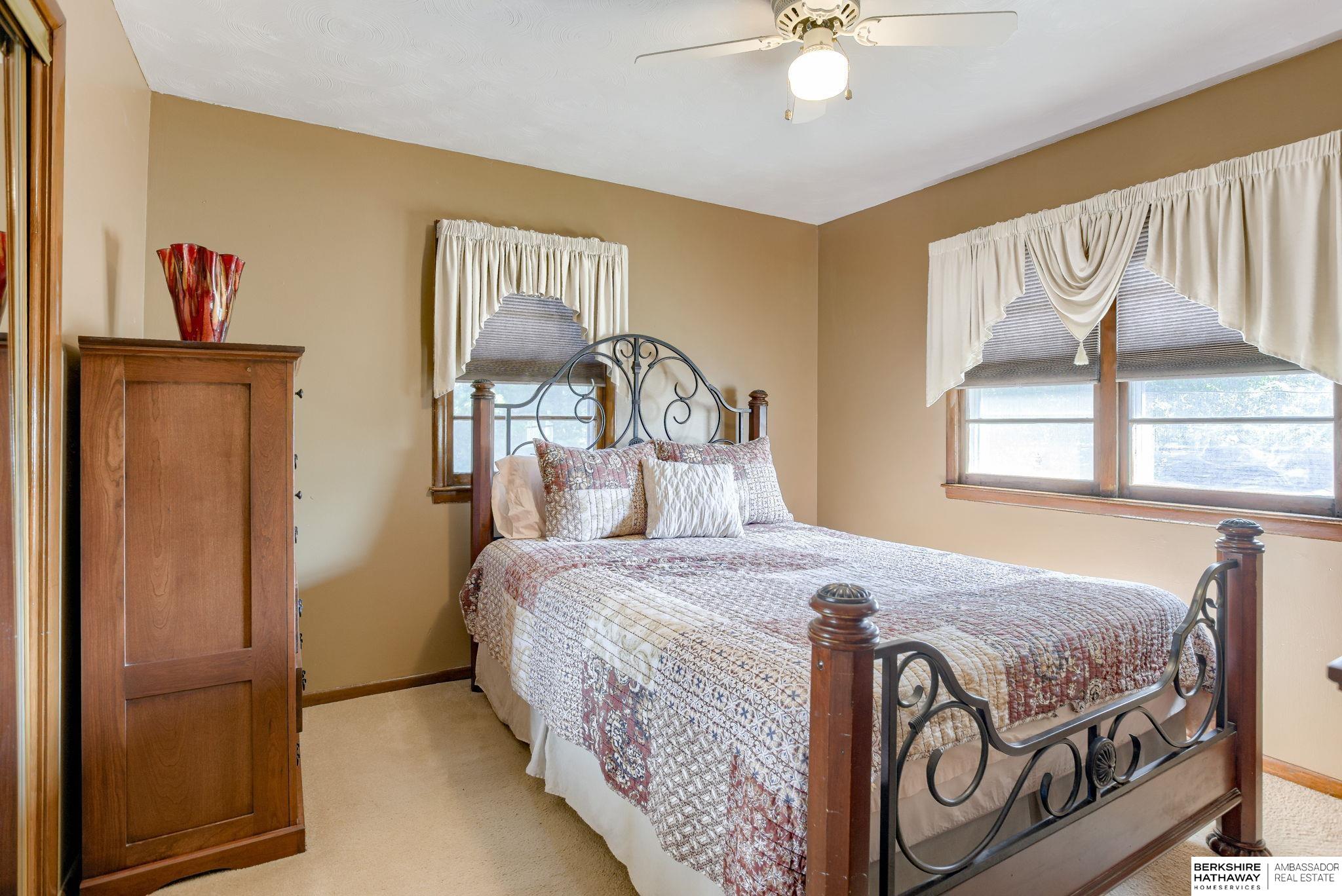 Omaha, Nebraska 68112, United States, 3 Bedrooms Bedrooms, ,2 BathroomsBathrooms,Residential,Pending,196330