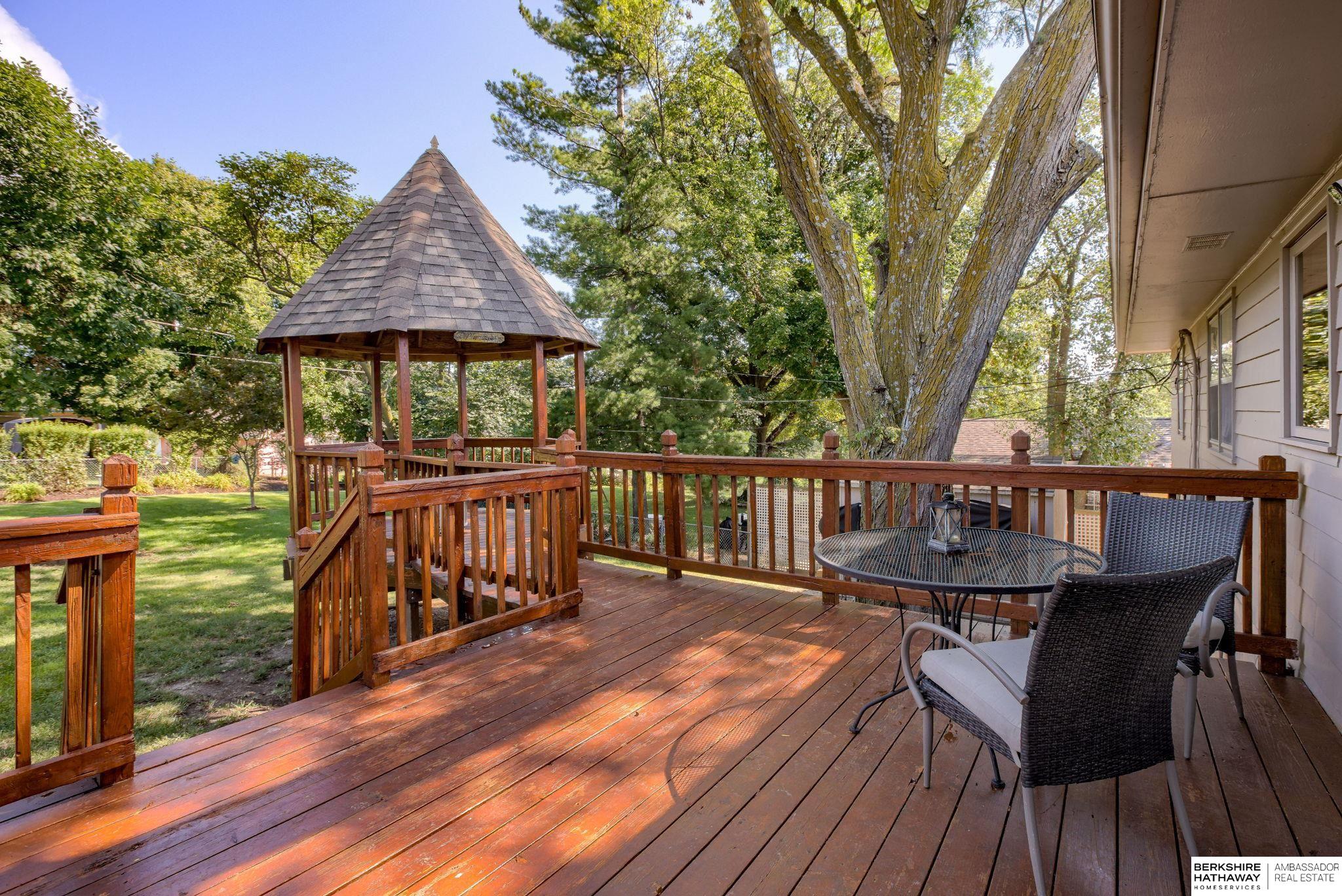 Omaha, Nebraska 68112, United States, 3 Bedrooms Bedrooms, ,2 BathroomsBathrooms,Residential,Pending,196330