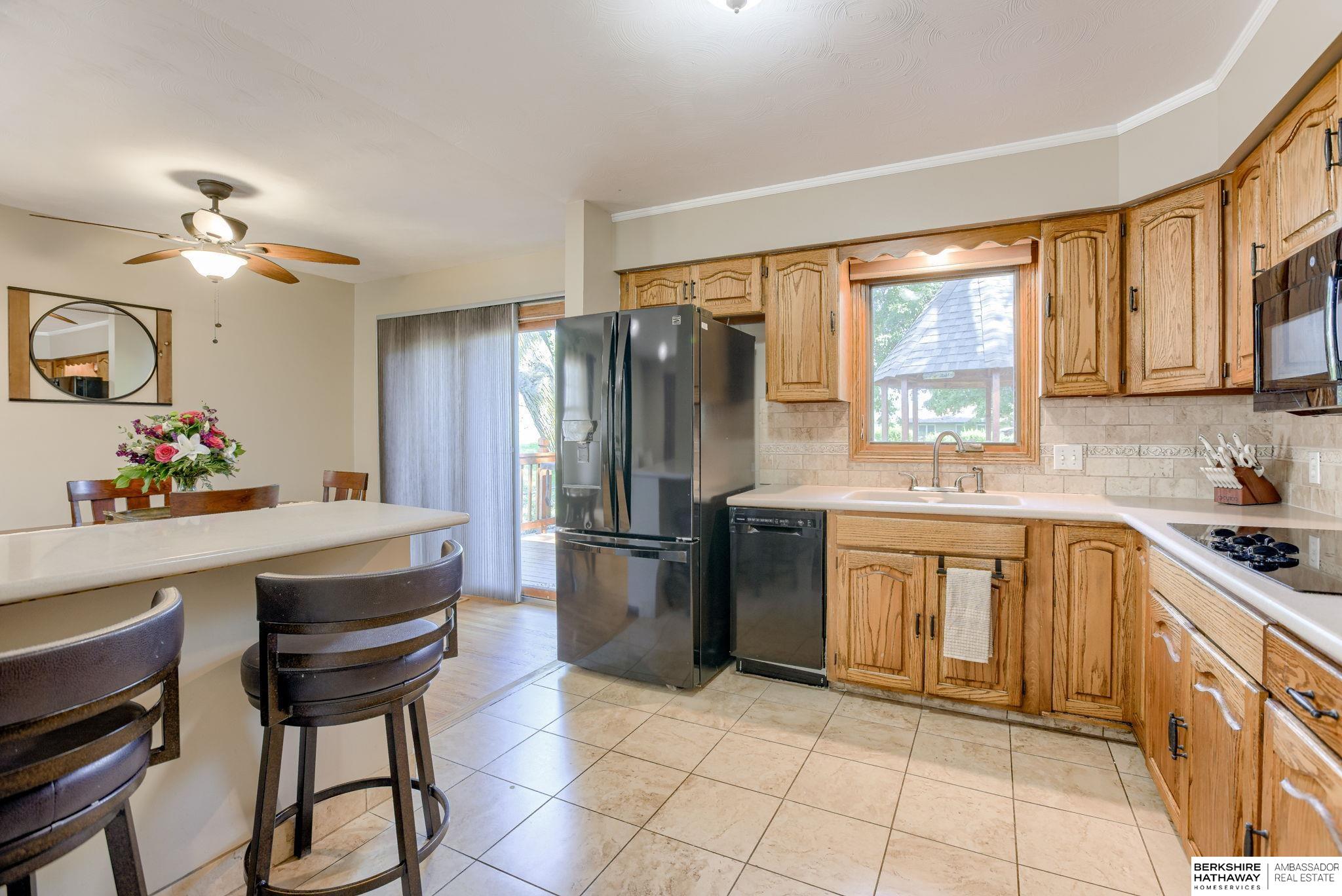 Omaha, Nebraska 68112, United States, 3 Bedrooms Bedrooms, ,2 BathroomsBathrooms,Residential,Pending,196330