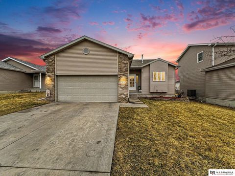 Photo of 2616 W Garfield Street, Lincoln, NE 68522 (MLS # 22605219)