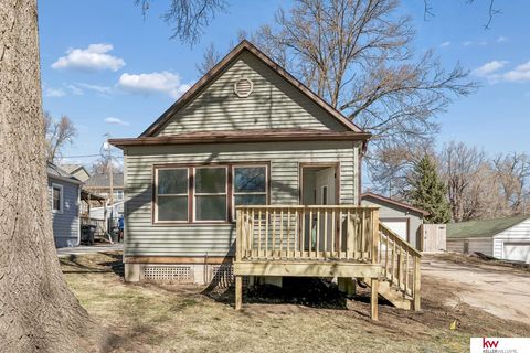 Photo of 3528 Vinton Street, Omaha, NE 68105 (MLS # 22608730)
