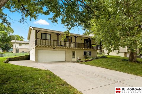 Photo of 5011 N 107th Street, Omaha, NE 68134 (MLS # 22529636) Photo of 5011 N 107th Street, Omaha, NE 68134 (MLS # 22529636)