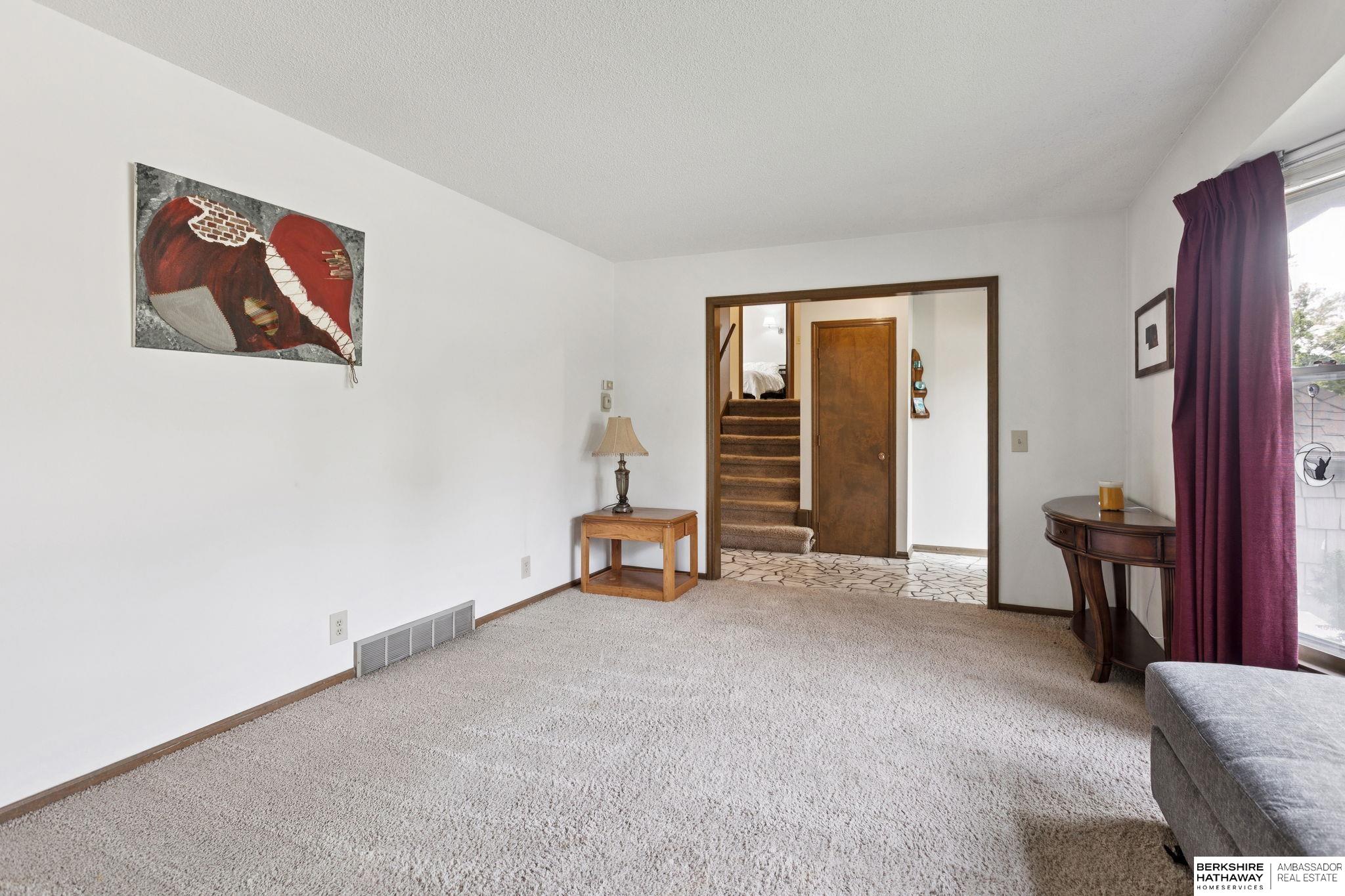 Omaha, Nebraska 68137, United States, 4 Bedrooms Bedrooms, ,3 BathroomsBathrooms,Residential,Active,240623