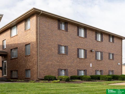 Photo of 3468 S 82nd Street, Omaha, NE 68124 (MLS # 22600589)