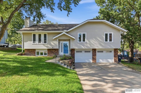 Photo of 1316 S 162nd Avenue, Omaha, NE 68130 (MLS # 22629292)