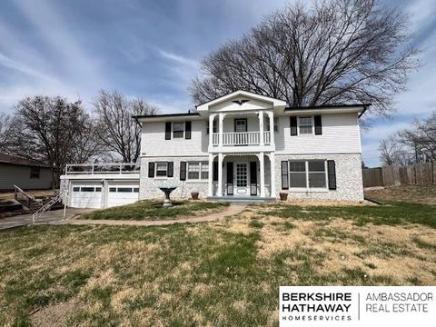 Photo of 4638 Manchester Drive, Omaha, NE 68152 (MLS # 22608241)