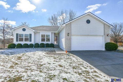Photo of 2218 N 82nd Street, Lincoln, NE 68505 (MLS # 22606560)