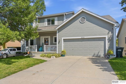 Photo of 4909 S 187th Avenue, Omaha, NE 68135 (MLS # 22624769)