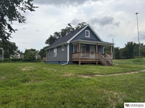 Photo of 2623 Burdette Street, Omaha, NE 68111 (MLS # 22521588) Photo of 2623 Burdette Street, Omaha, NE 68111 (MLS # 22521588)