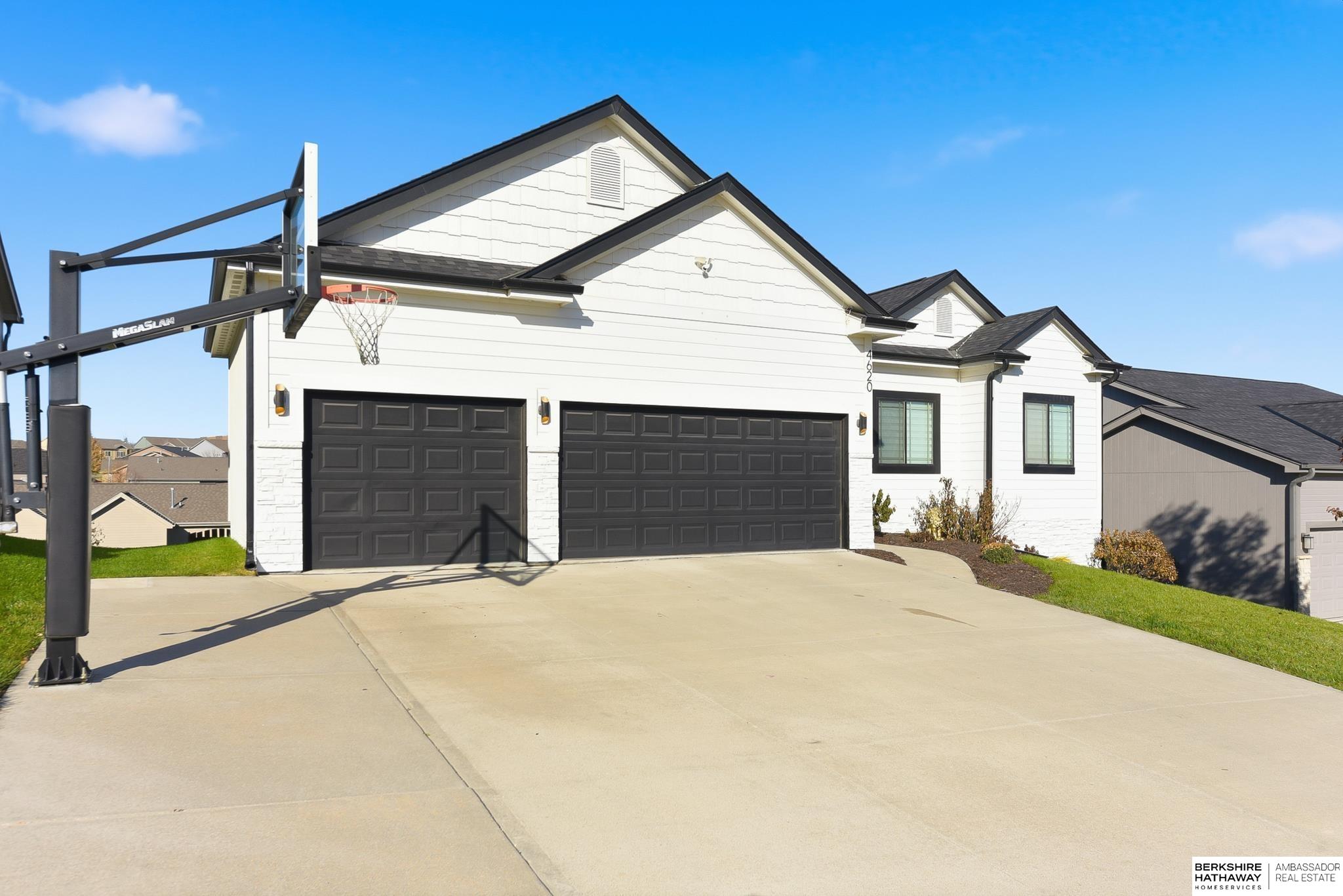 Omaha, Nebraska 68116, United States, 4 Bedrooms Bedrooms, ,3 BathroomsBathrooms,Residential,Active,244196