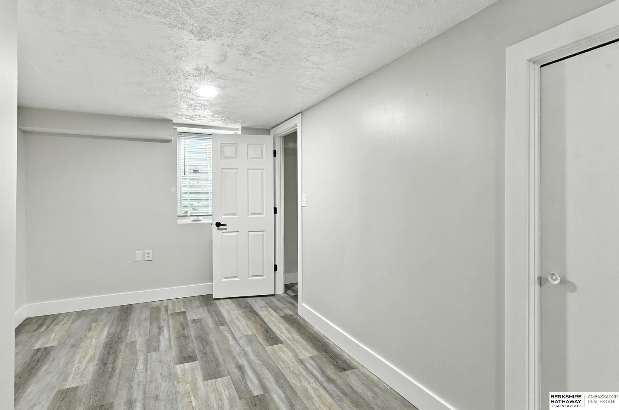 Lincoln, Nebraska 68521, United States, 4 Bedrooms Bedrooms, ,2 BathroomsBathrooms,Residential,Active,196913