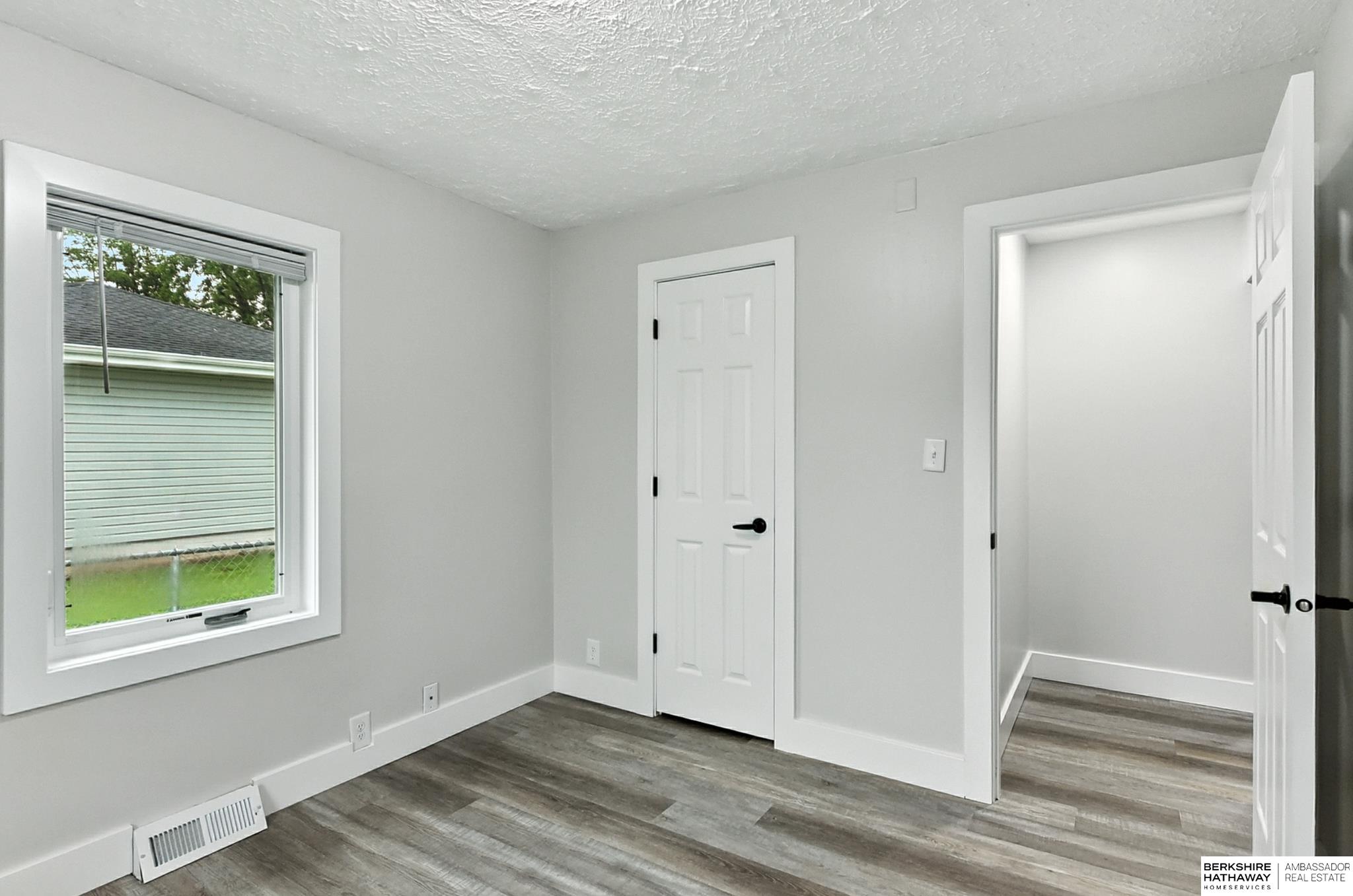 Lincoln, Nebraska 68521, United States, 4 Bedrooms Bedrooms, ,2 BathroomsBathrooms,Residential,Active,196913