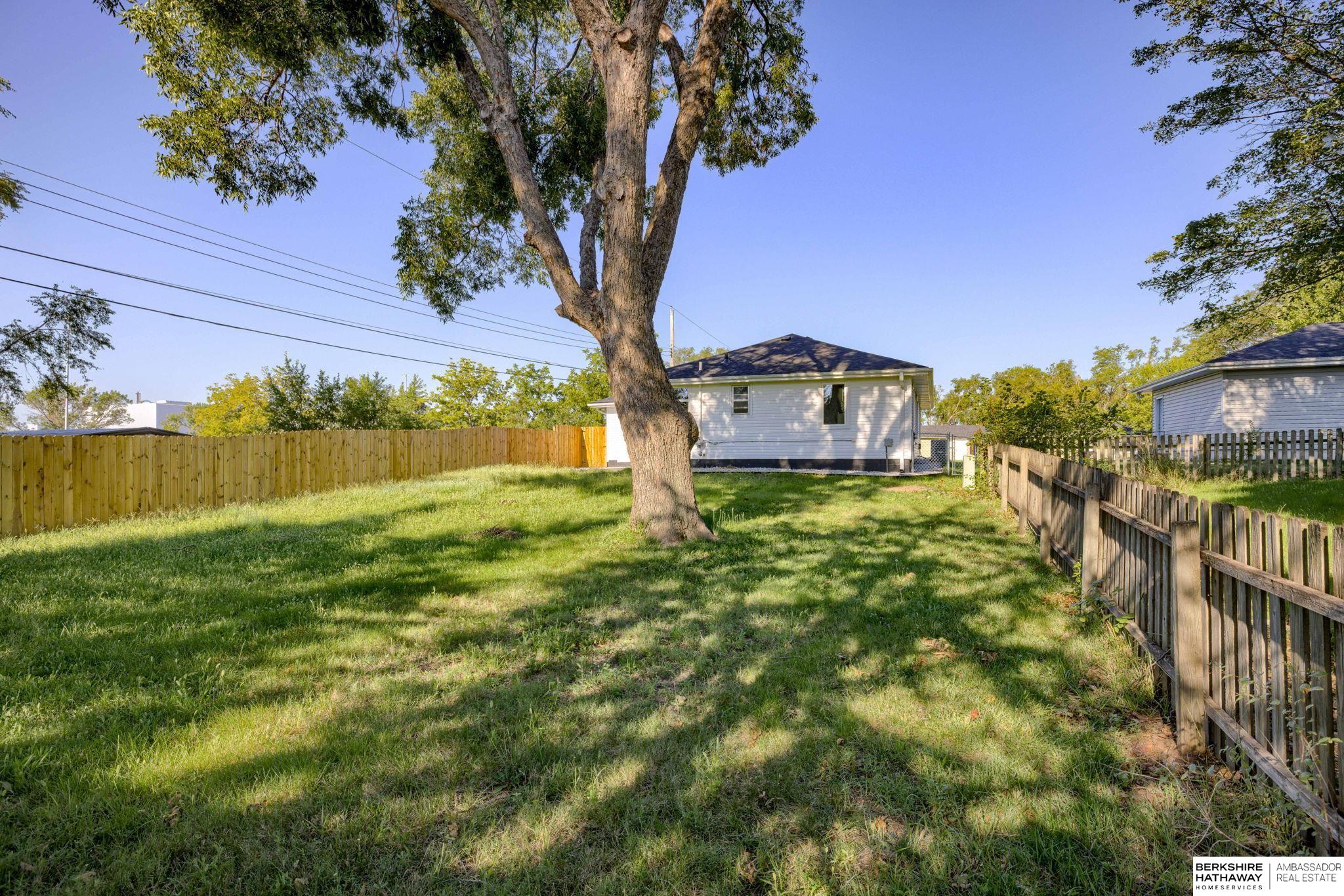 Lincoln, Nebraska 68521, United States, 4 Bedrooms Bedrooms, ,2 BathroomsBathrooms,Residential,Active,196913