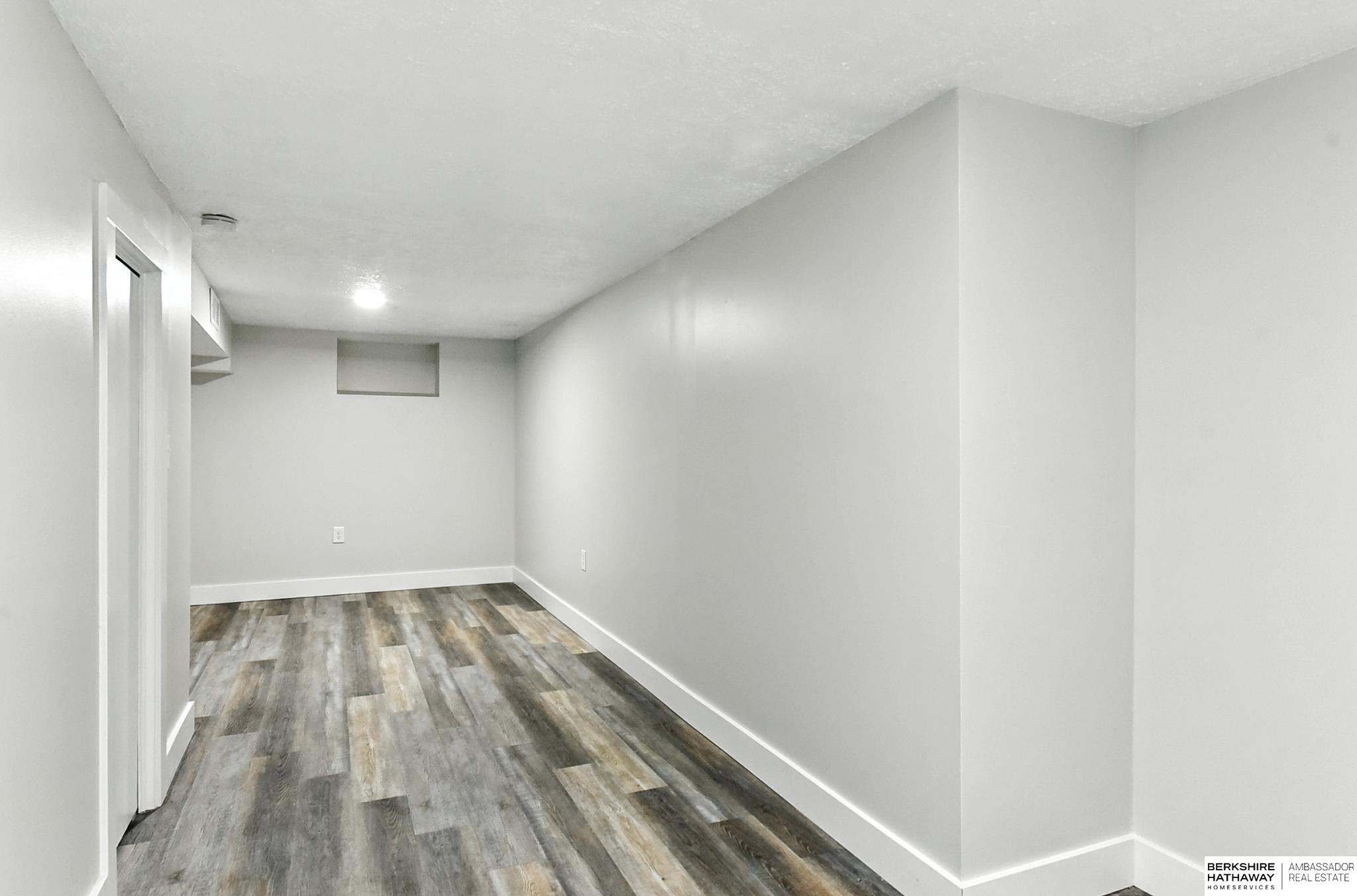 Lincoln, Nebraska 68521, United States, 4 Bedrooms Bedrooms, ,2 BathroomsBathrooms,Residential,Active,196913