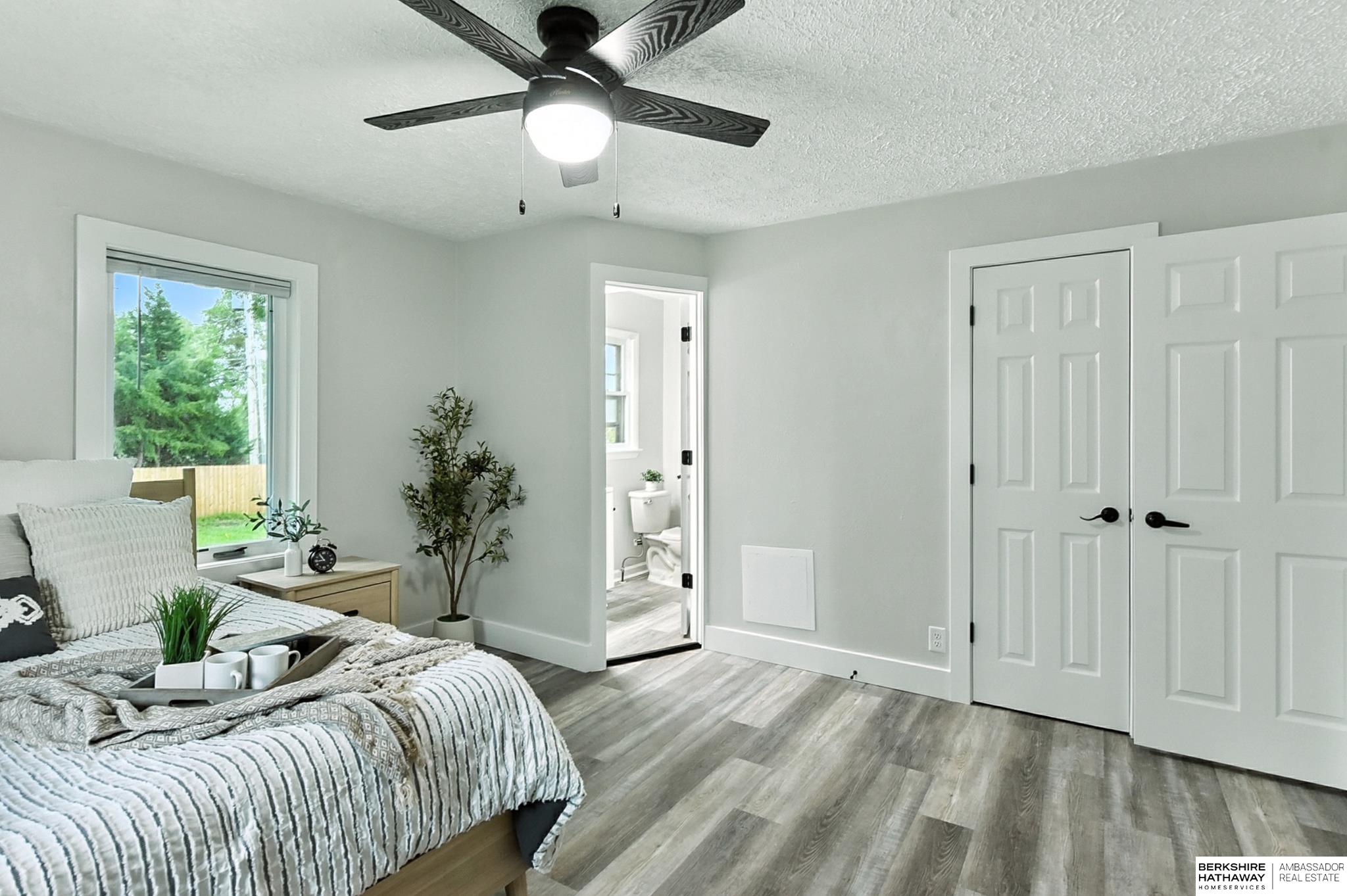 Lincoln, Nebraska 68521, United States, 4 Bedrooms Bedrooms, ,2 BathroomsBathrooms,Residential,Active,196913