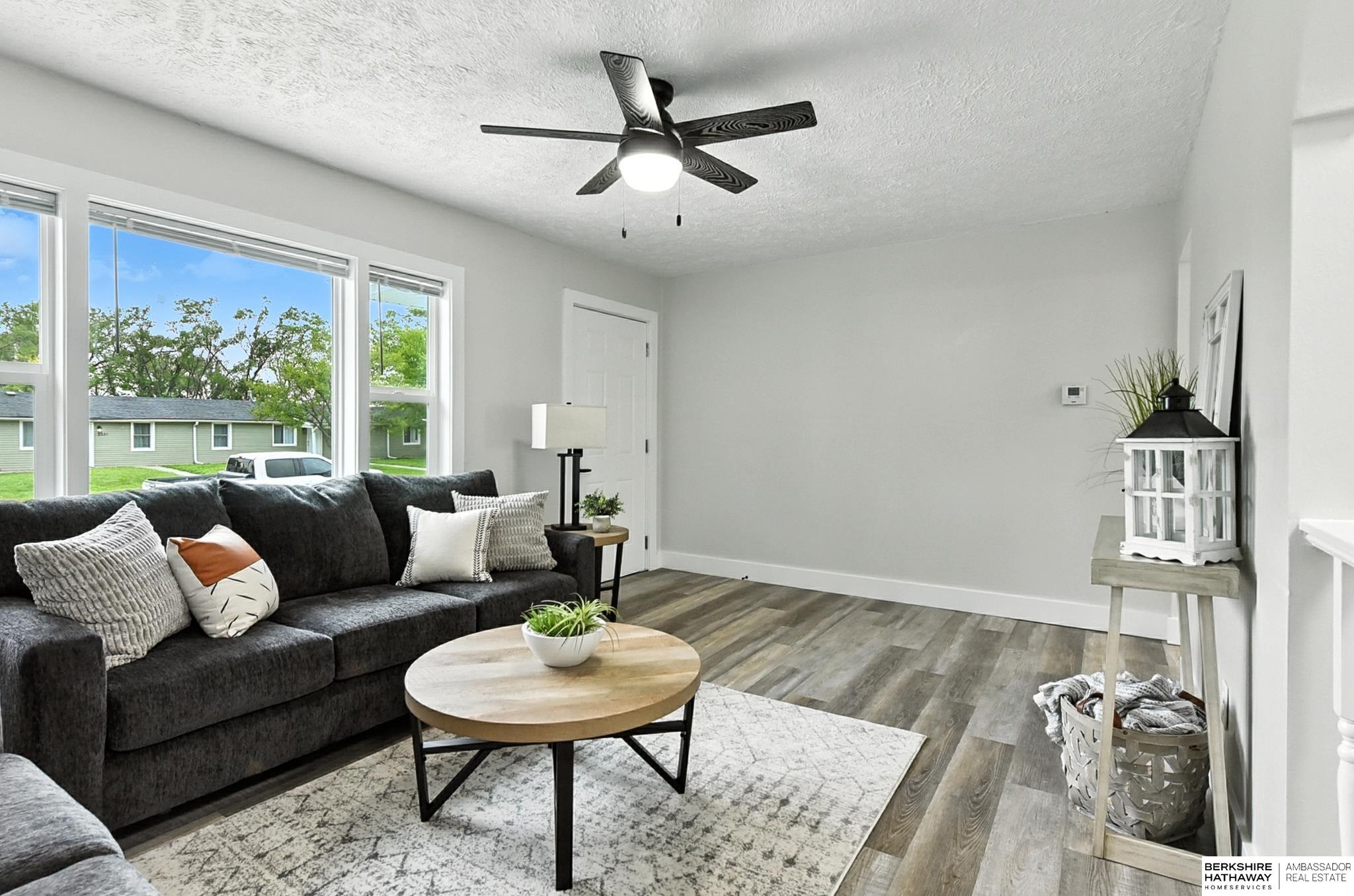 Lincoln, Nebraska 68521, United States, 4 Bedrooms Bedrooms, ,2 BathroomsBathrooms,Residential,Active,196913