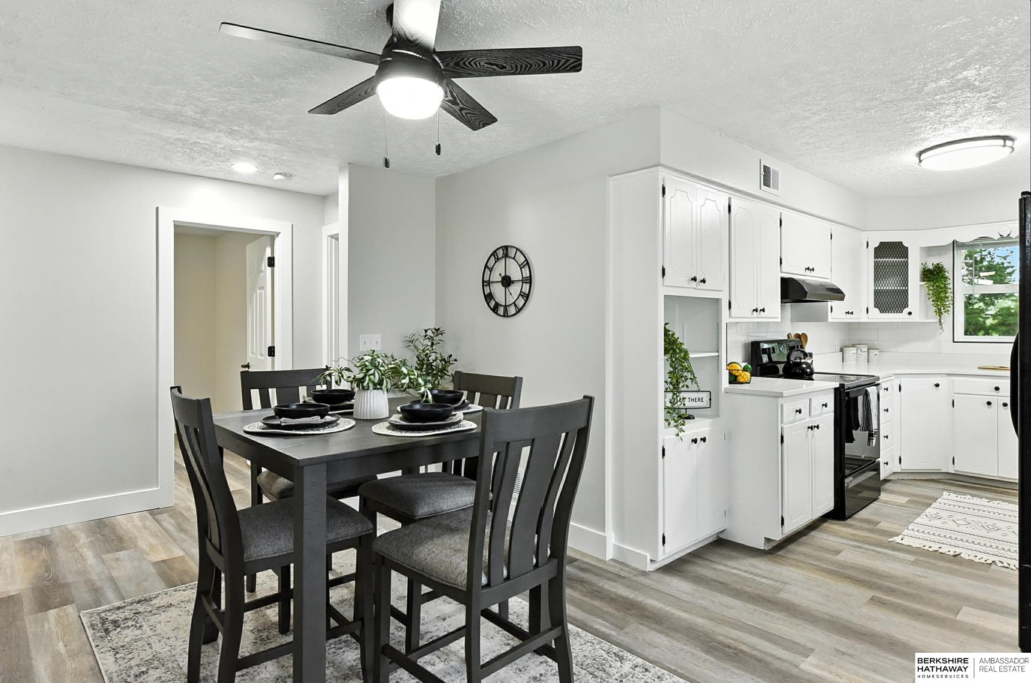 Lincoln, Nebraska 68521, United States, 4 Bedrooms Bedrooms, ,2 BathroomsBathrooms,Residential,Active,196913