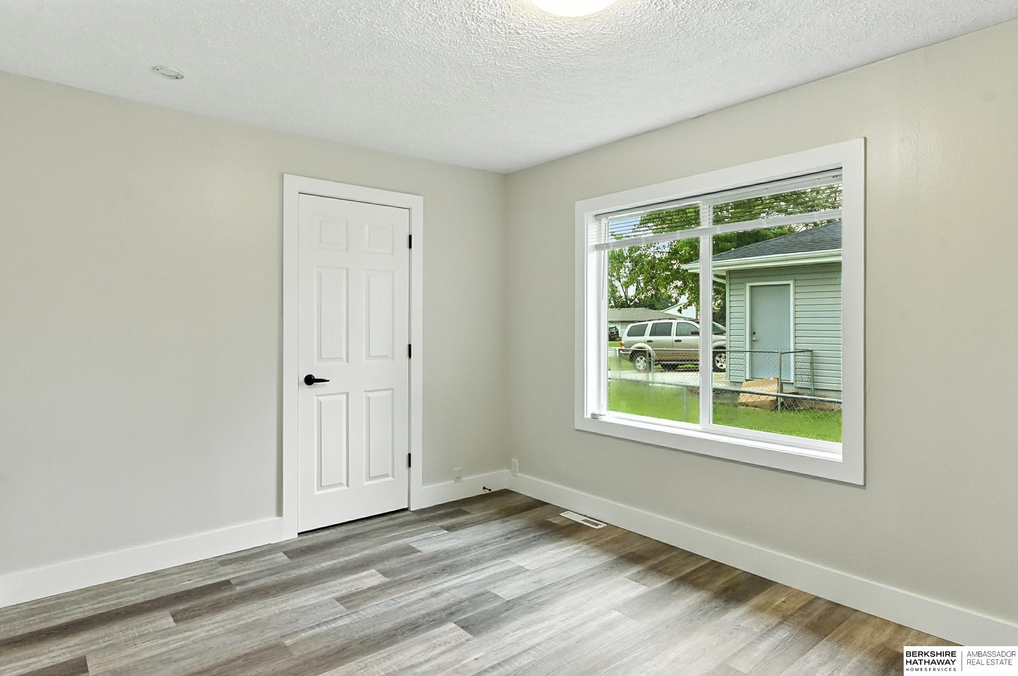 Lincoln, Nebraska 68521, United States, 4 Bedrooms Bedrooms, ,2 BathroomsBathrooms,Residential,Active,196913