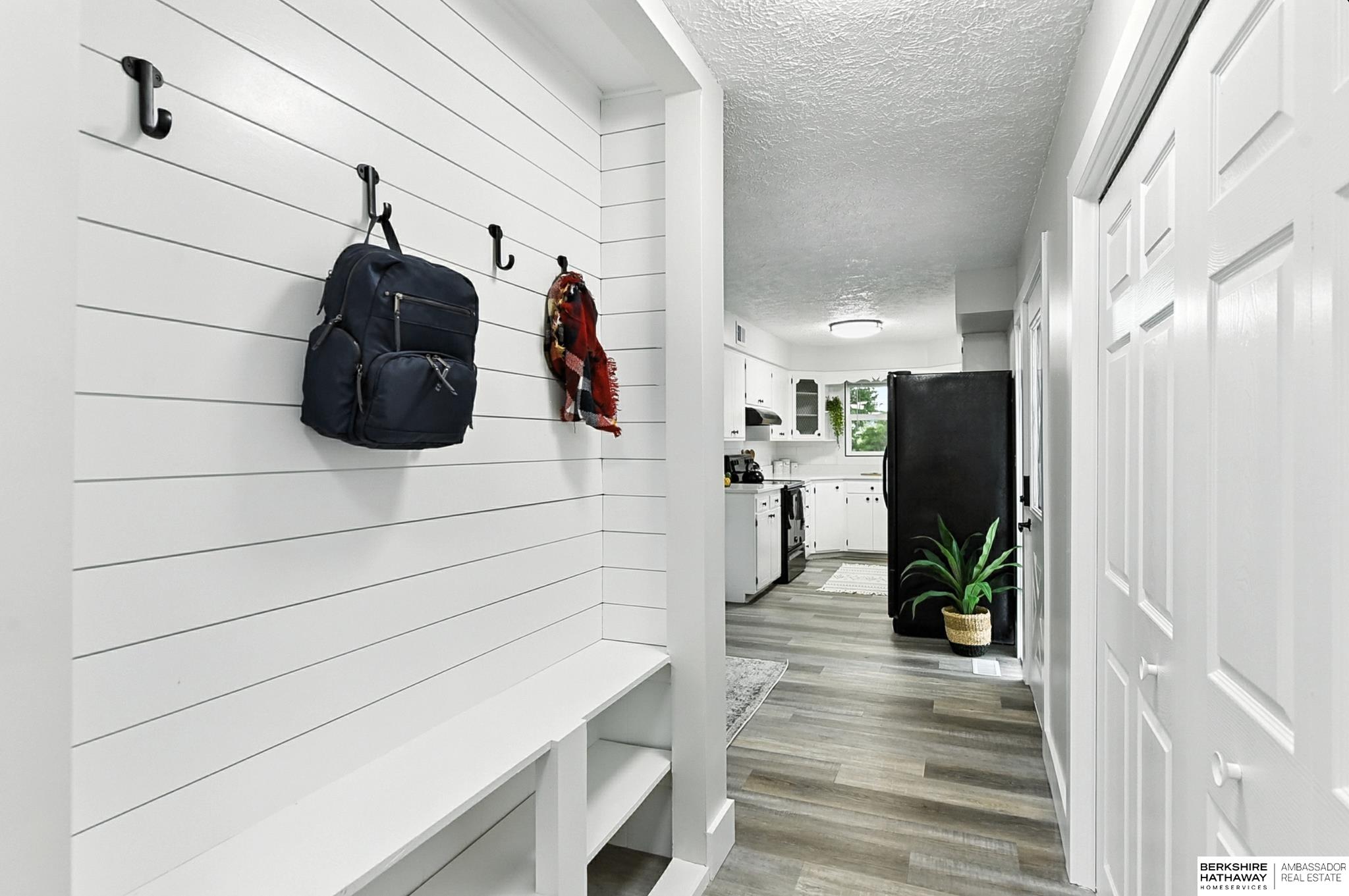 Lincoln, Nebraska 68521, United States, 4 Bedrooms Bedrooms, ,2 BathroomsBathrooms,Residential,Active,196913