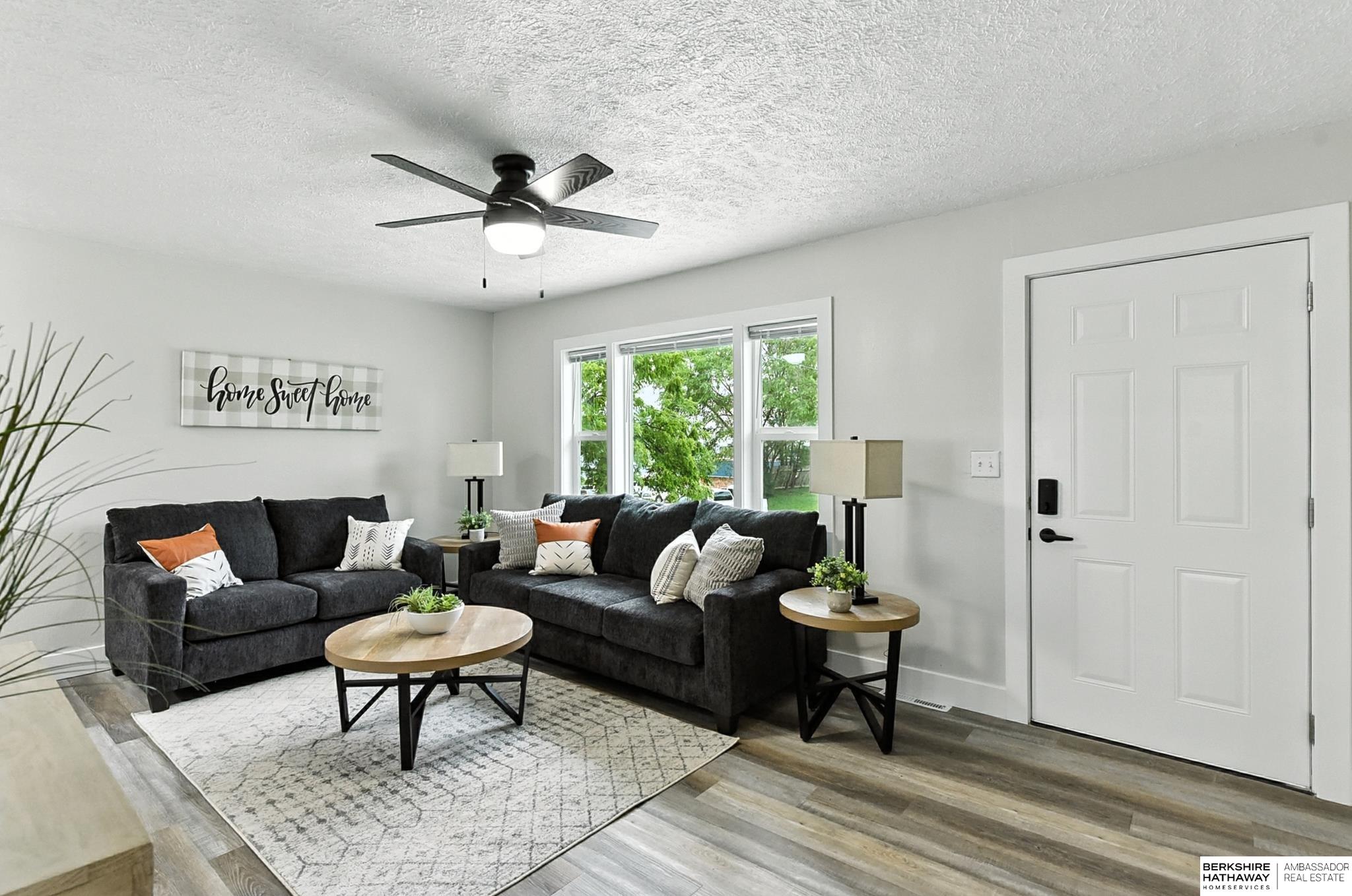 Lincoln, Nebraska 68521, United States, 4 Bedrooms Bedrooms, ,2 BathroomsBathrooms,Residential,Active,196913