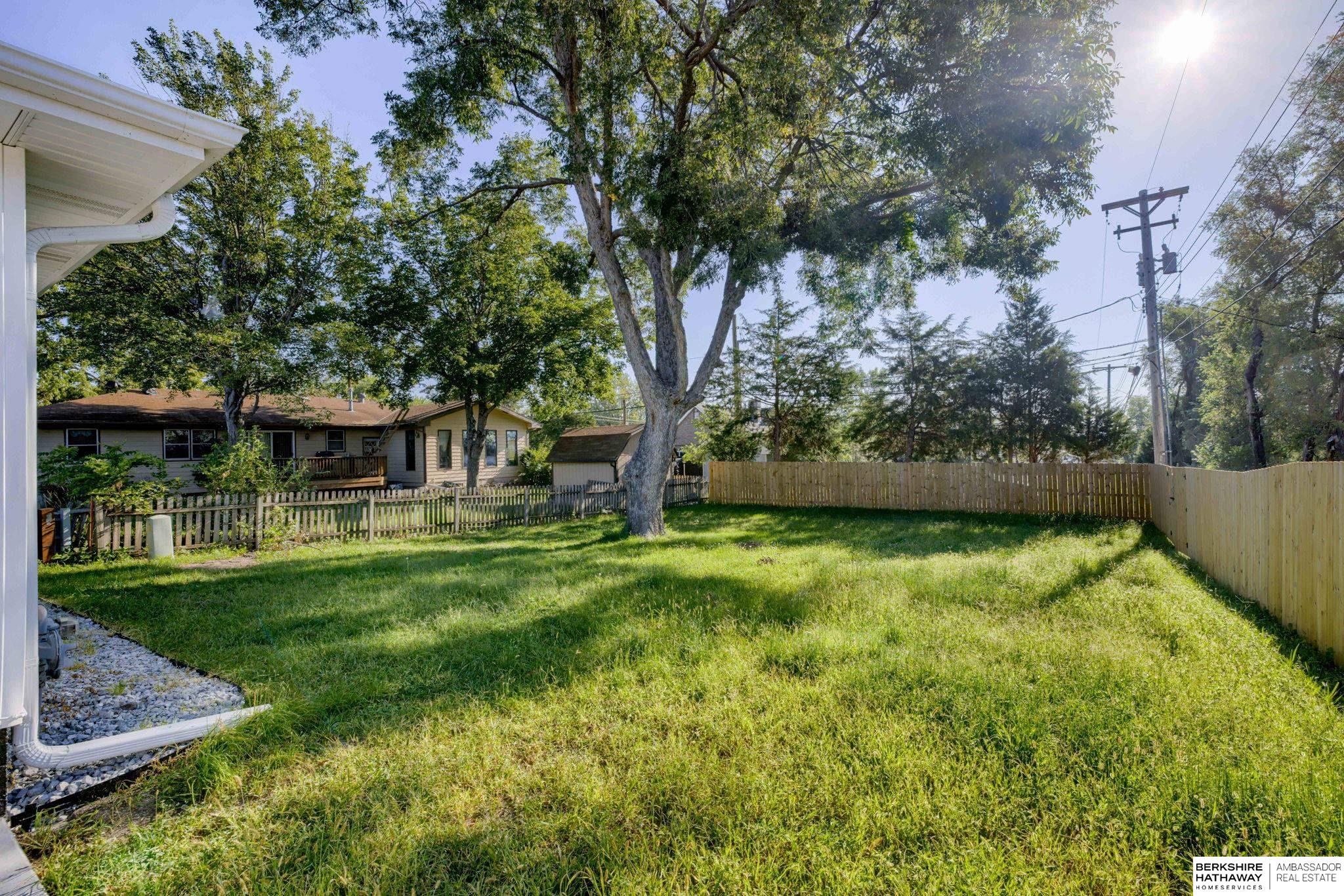 Lincoln, Nebraska 68521, United States, 4 Bedrooms Bedrooms, ,2 BathroomsBathrooms,Residential,Active,196913