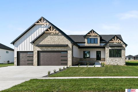 Photo of 3620 Tree Line Drive, Lincoln, NE 68516 (MLS # 22611359)