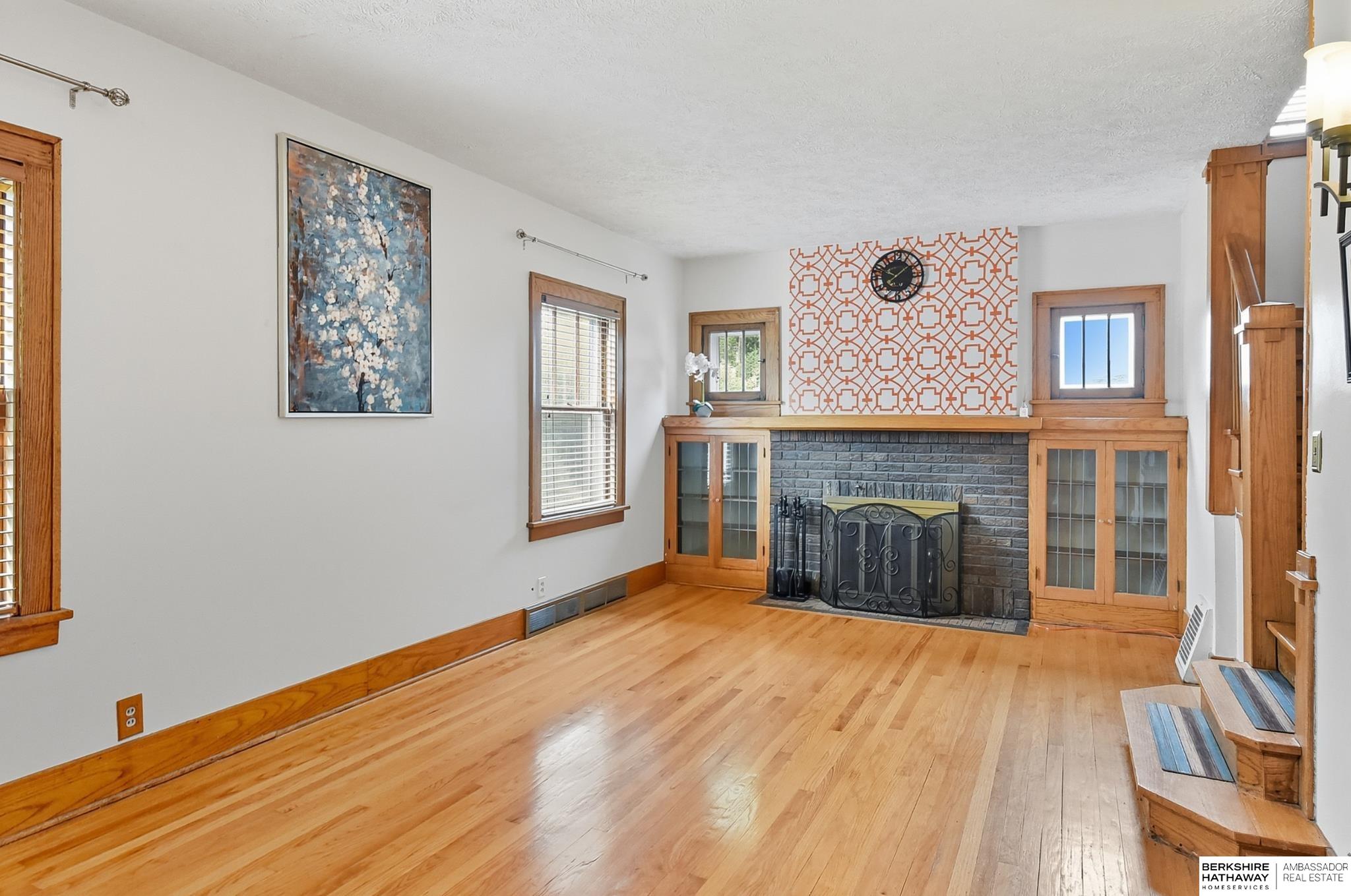 Omaha, Nebraska 68106, United States, 3 Bedrooms Bedrooms, ,2 BathroomsBathrooms,Residential,Pending,213572