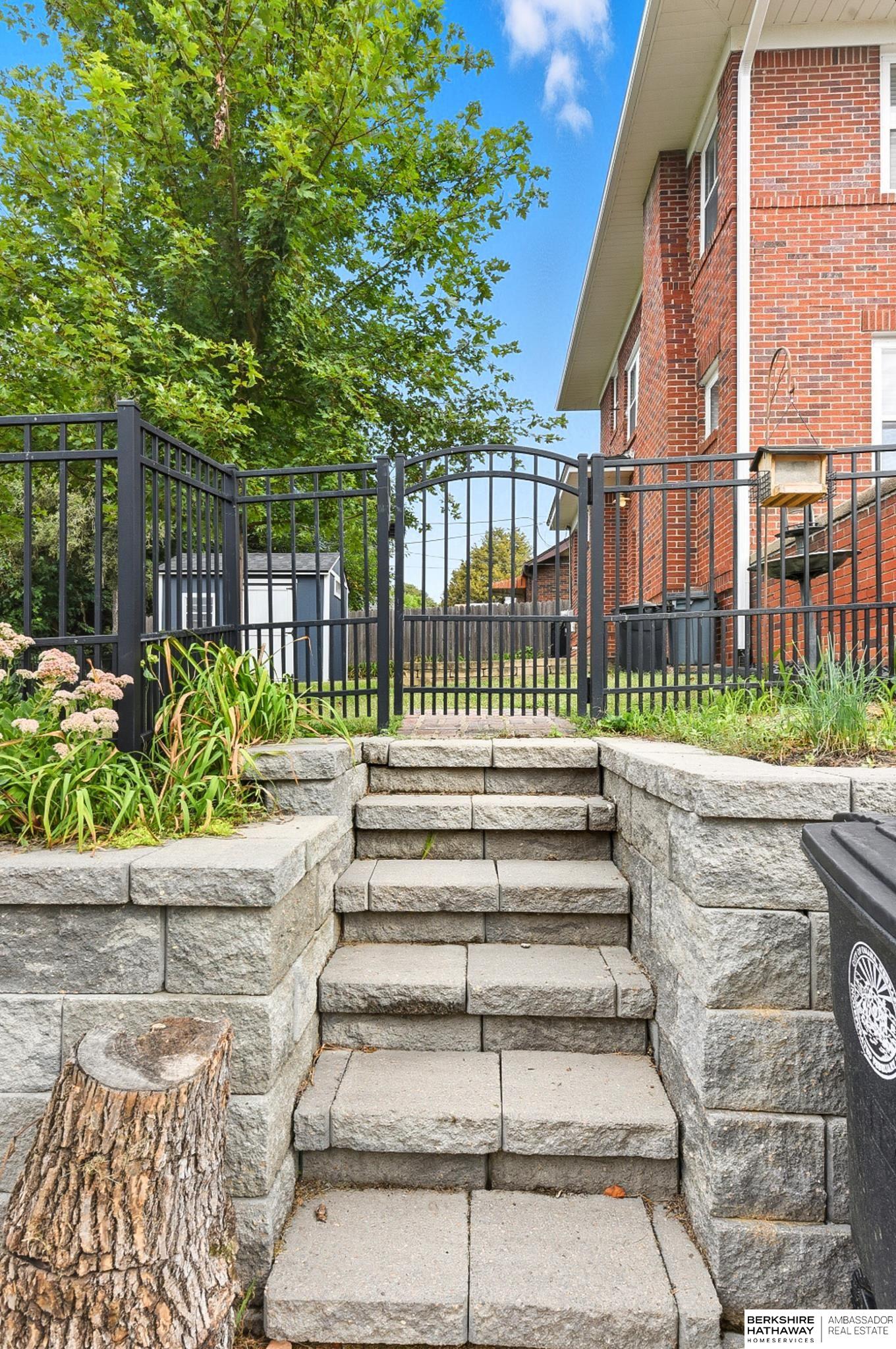 Omaha, Nebraska 68106, United States, 3 Bedrooms Bedrooms, ,2 BathroomsBathrooms,Residential,Pending,213572