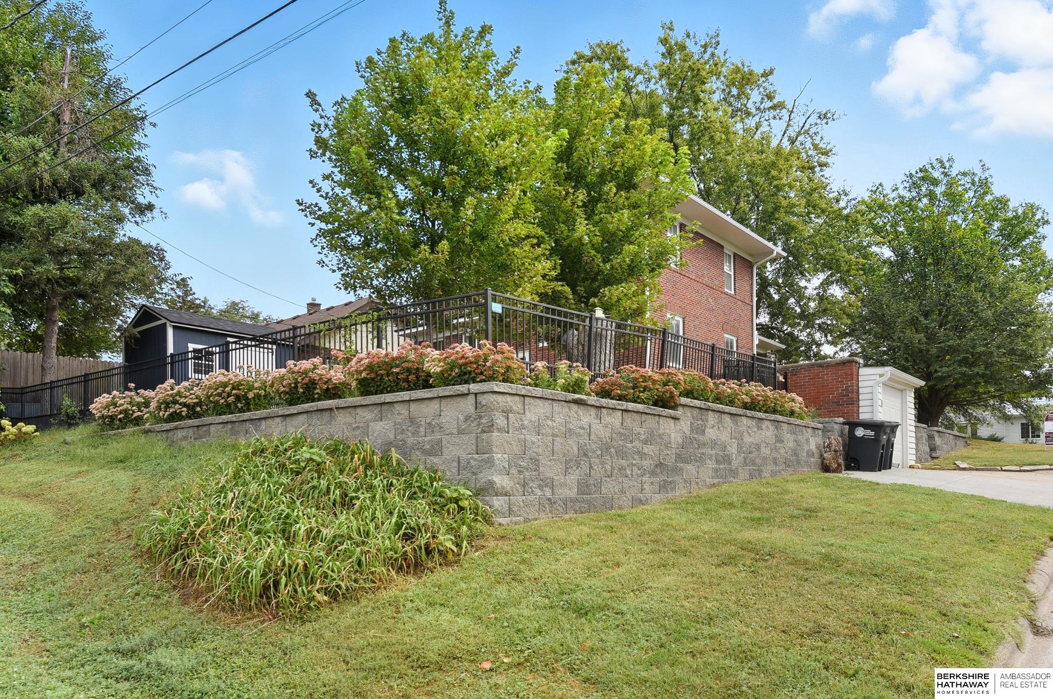 Omaha, Nebraska 68106, United States, 3 Bedrooms Bedrooms, ,2 BathroomsBathrooms,Residential,Pending,213572