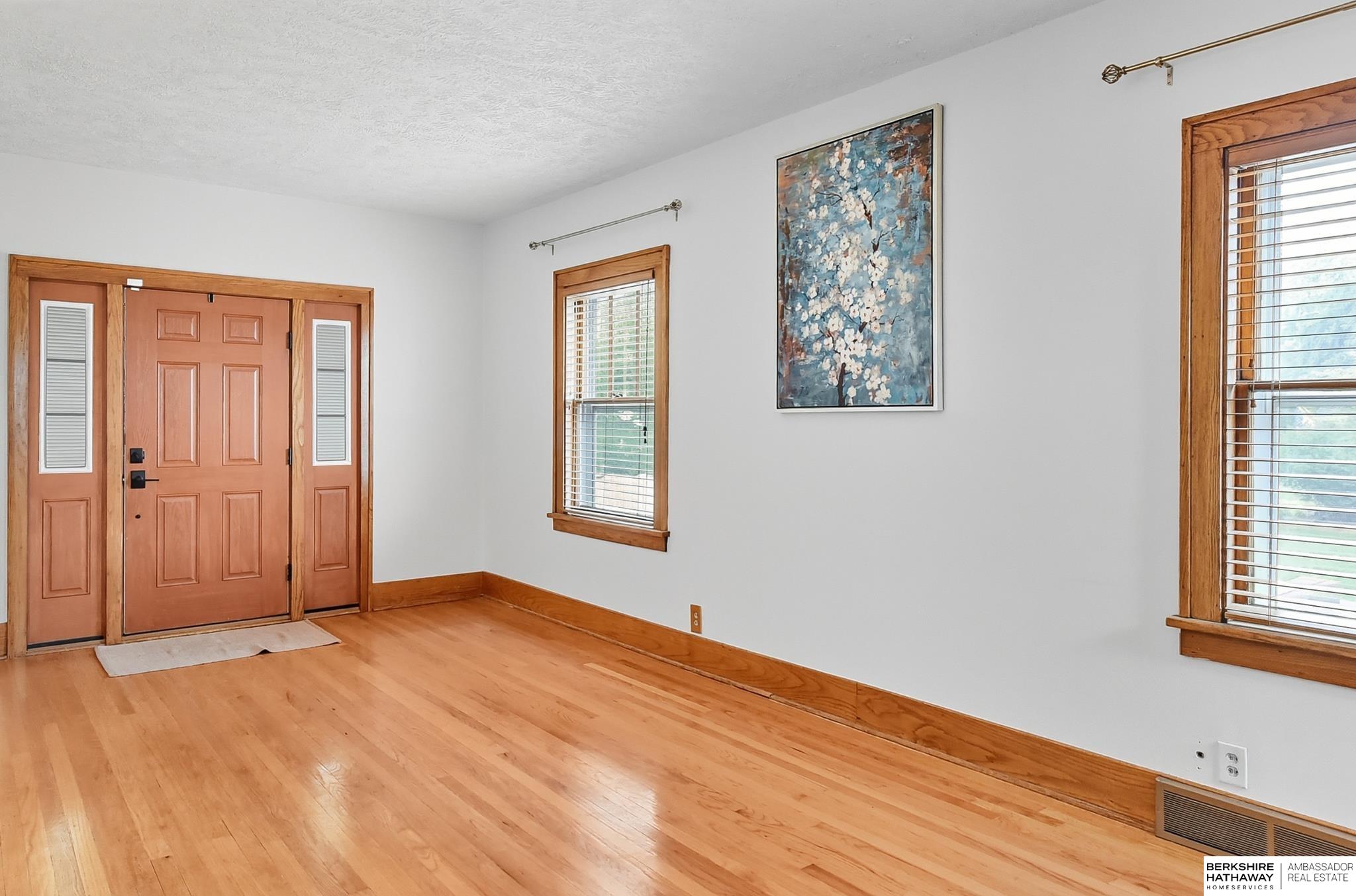 Omaha, Nebraska 68106, United States, 3 Bedrooms Bedrooms, ,2 BathroomsBathrooms,Residential,Pending,213572