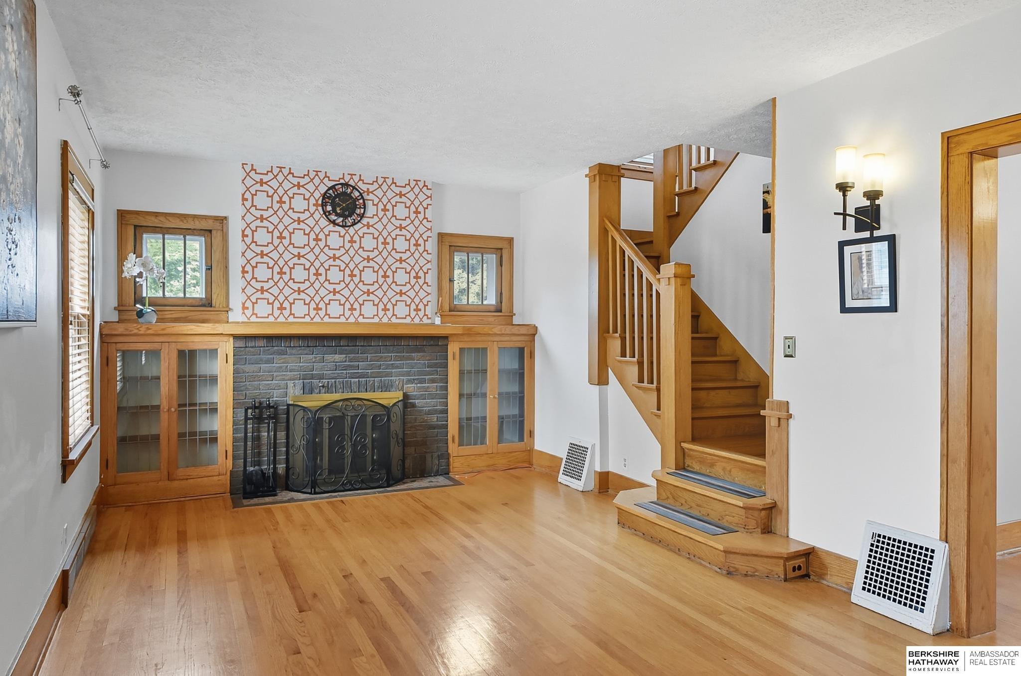 Omaha, Nebraska 68106, United States, 3 Bedrooms Bedrooms, ,2 BathroomsBathrooms,Residential,Pending,213572