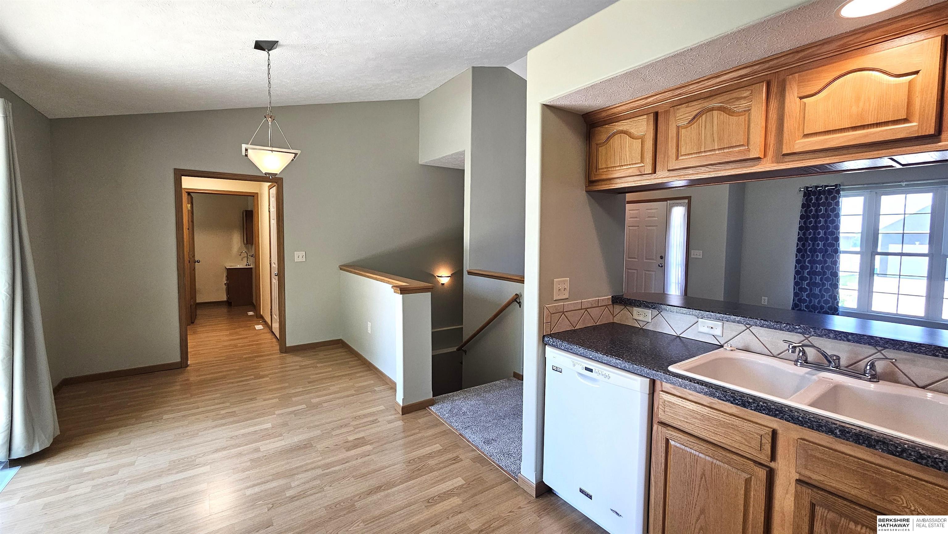 Wahoo, Nebraska 68066, United States, 3 Bedrooms Bedrooms, ,3 BathroomsBathrooms,Residential,Pending,143147