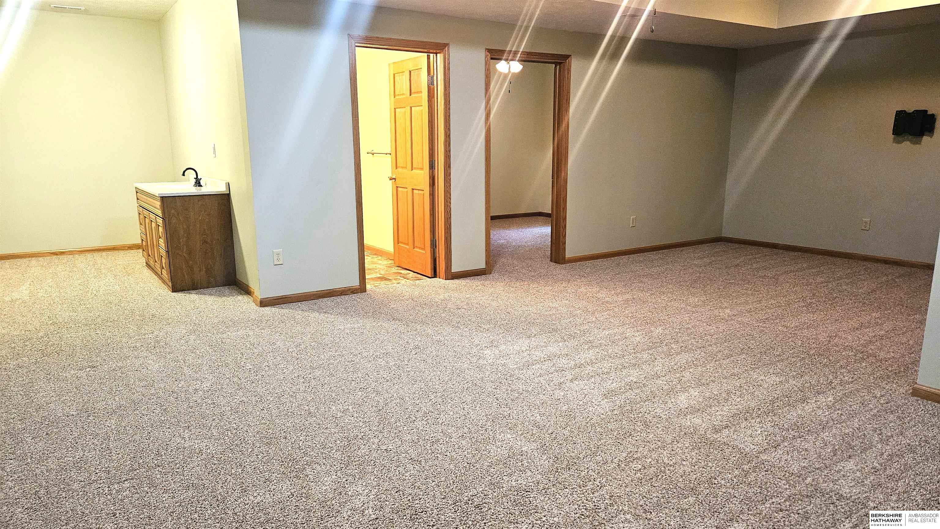 Wahoo, Nebraska 68066, United States, 3 Bedrooms Bedrooms, ,3 BathroomsBathrooms,Residential,Pending,143147