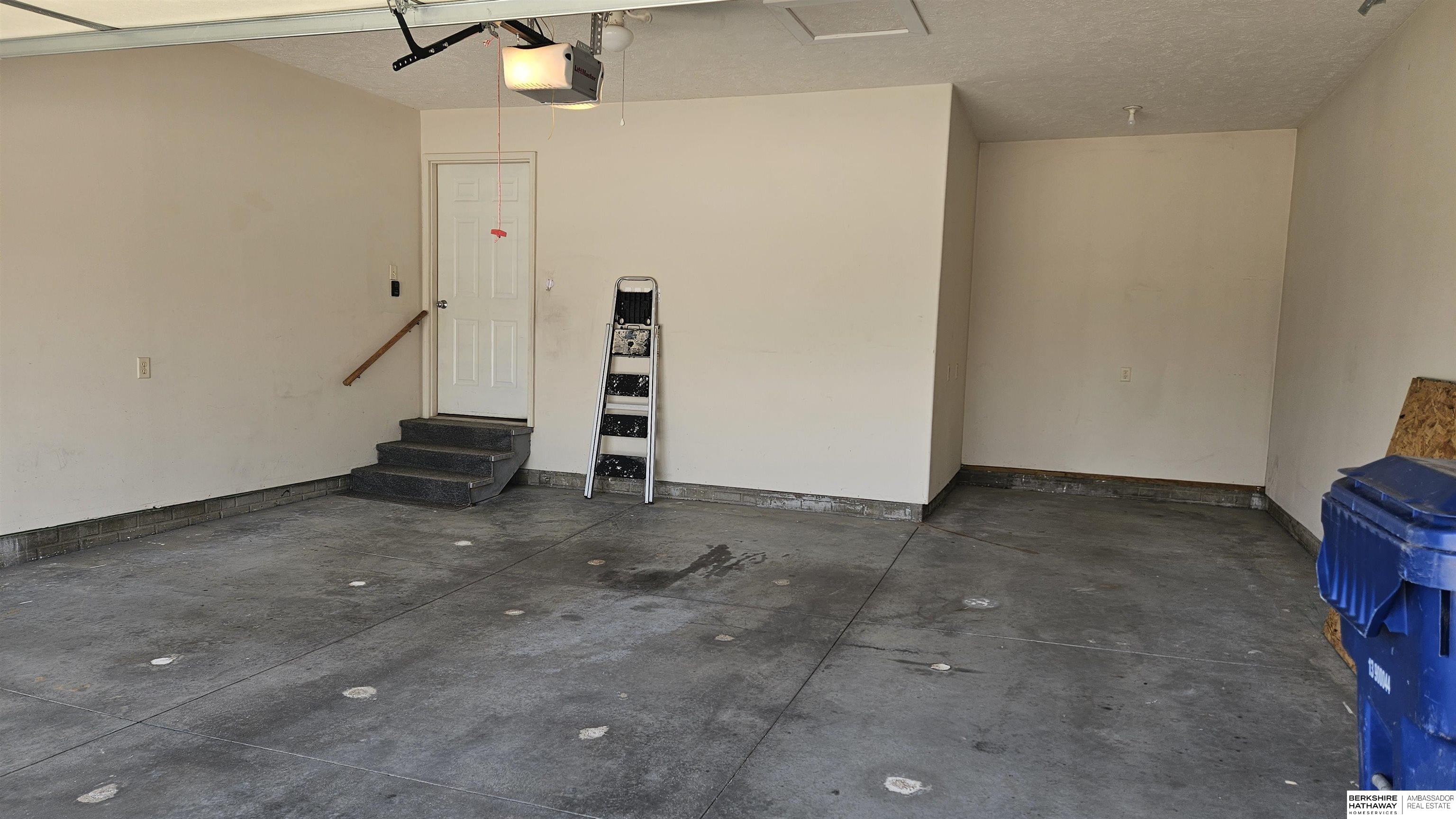 Wahoo, Nebraska 68066, United States, 3 Bedrooms Bedrooms, ,3 BathroomsBathrooms,Residential,Pending,143147