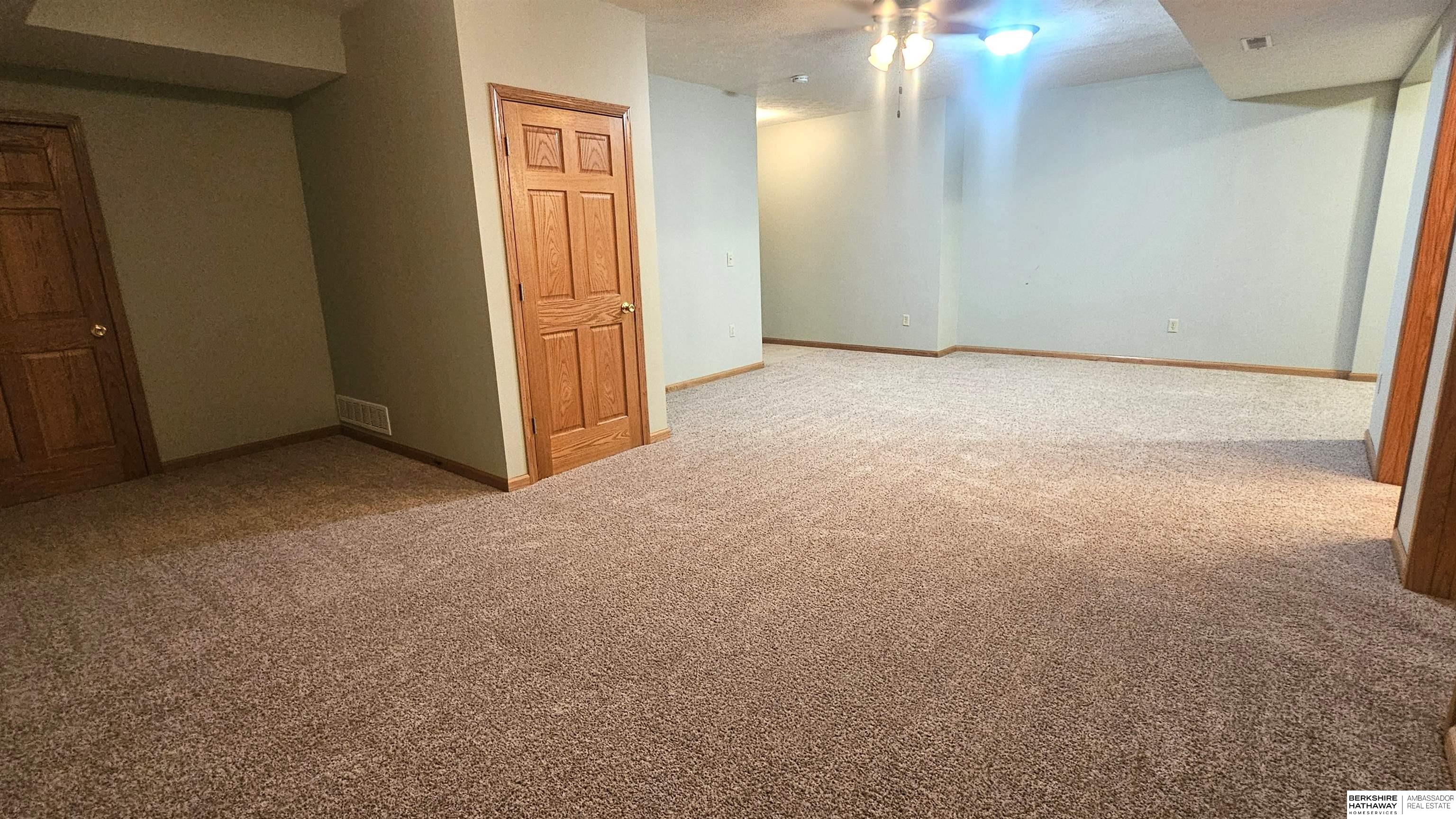 Wahoo, Nebraska 68066, United States, 3 Bedrooms Bedrooms, ,3 BathroomsBathrooms,Residential,Pending,143147