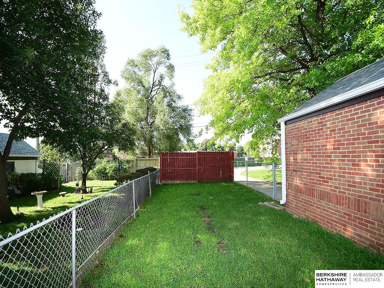 Omaha, Nebraska 68111, United States, 3 Bedrooms Bedrooms, ,2 BathroomsBathrooms,Residential,Pending,181362