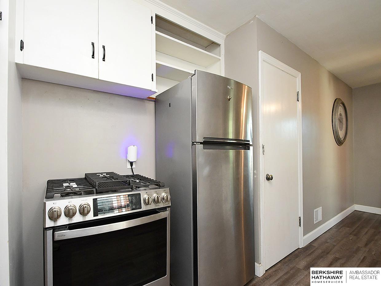 Omaha, Nebraska 68111, United States, 3 Bedrooms Bedrooms, ,2 BathroomsBathrooms,Residential,Pending,181362