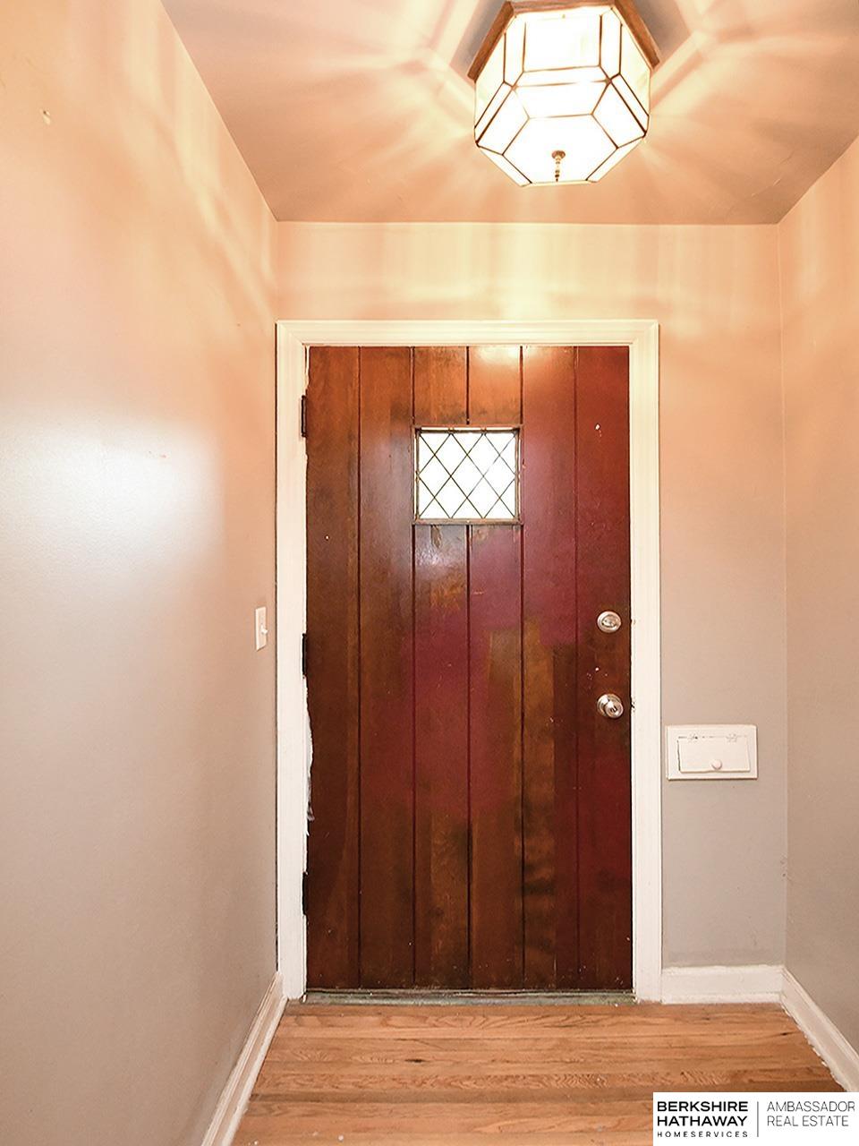 Omaha, Nebraska 68111, United States, 3 Bedrooms Bedrooms, ,2 BathroomsBathrooms,Residential,Pending,181362